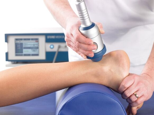 Physiotherapy can help relieve pain in the leg joints after an injury.