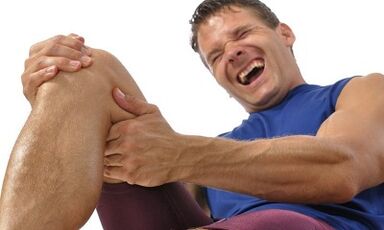 A similarity of symptoms of arthritis and arthrosis